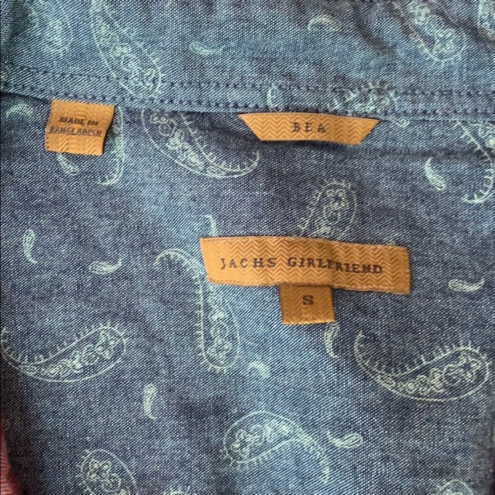 Red flannel - Picture 3 of 3